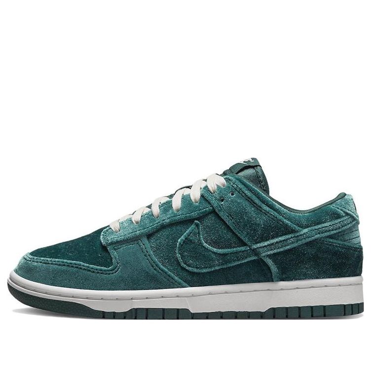 (WMNS) Nike Dunk Low 'Green Velvet' DZ5224-300 Classic Sneakers