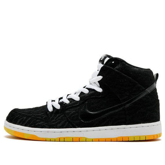 Nike SB Dunk High Pro 'Skunk'  305050-034 Classic Sneakers